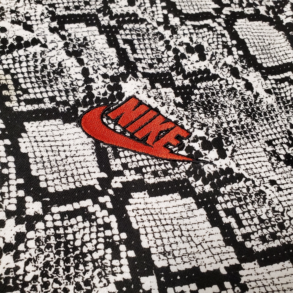 🔥Nike 'Python' Tee - Picture 4 of 6